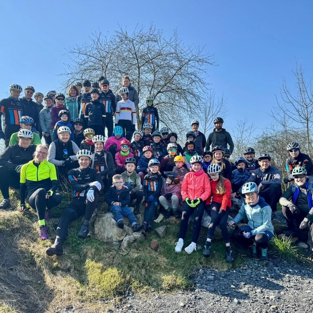 Mitglieder des Bike Team Baumberge bei der Saisoneröffnung